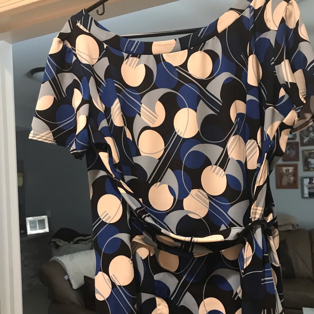Blue, black and white top